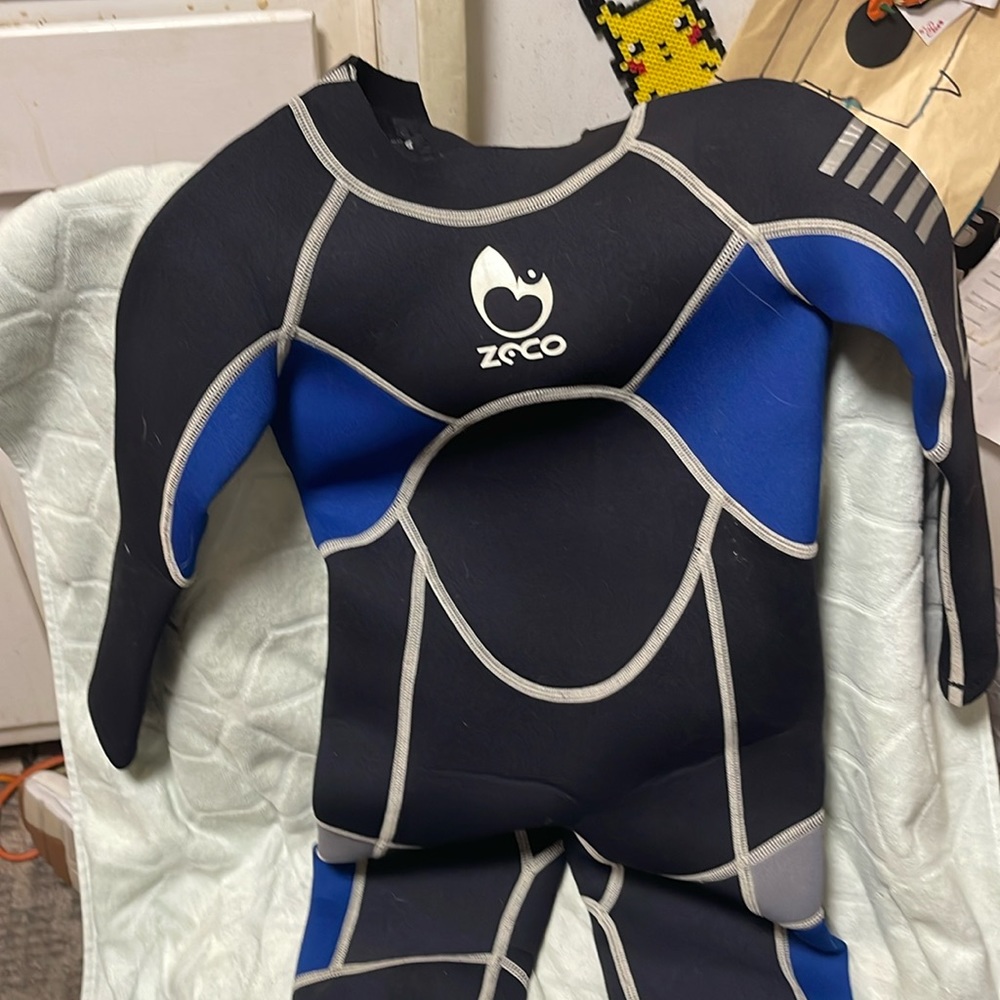 Child’s xs wetsuit/drysuit
